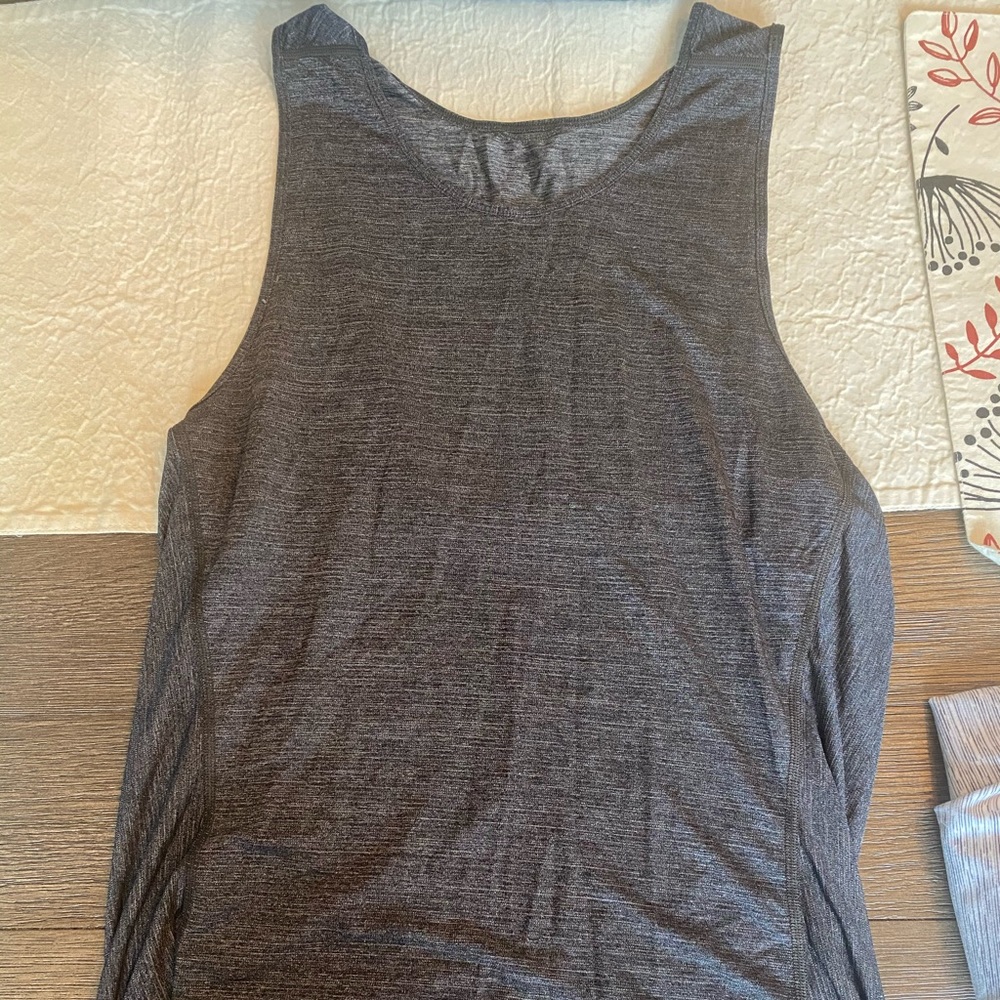 Lulu tank like new